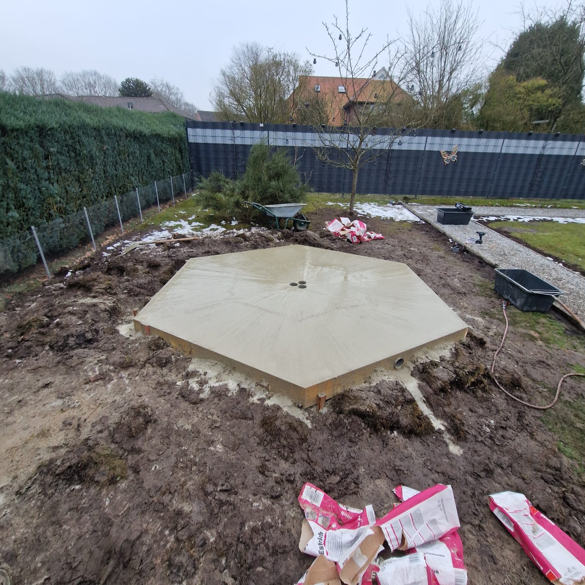 Fundament für eine Grillkota